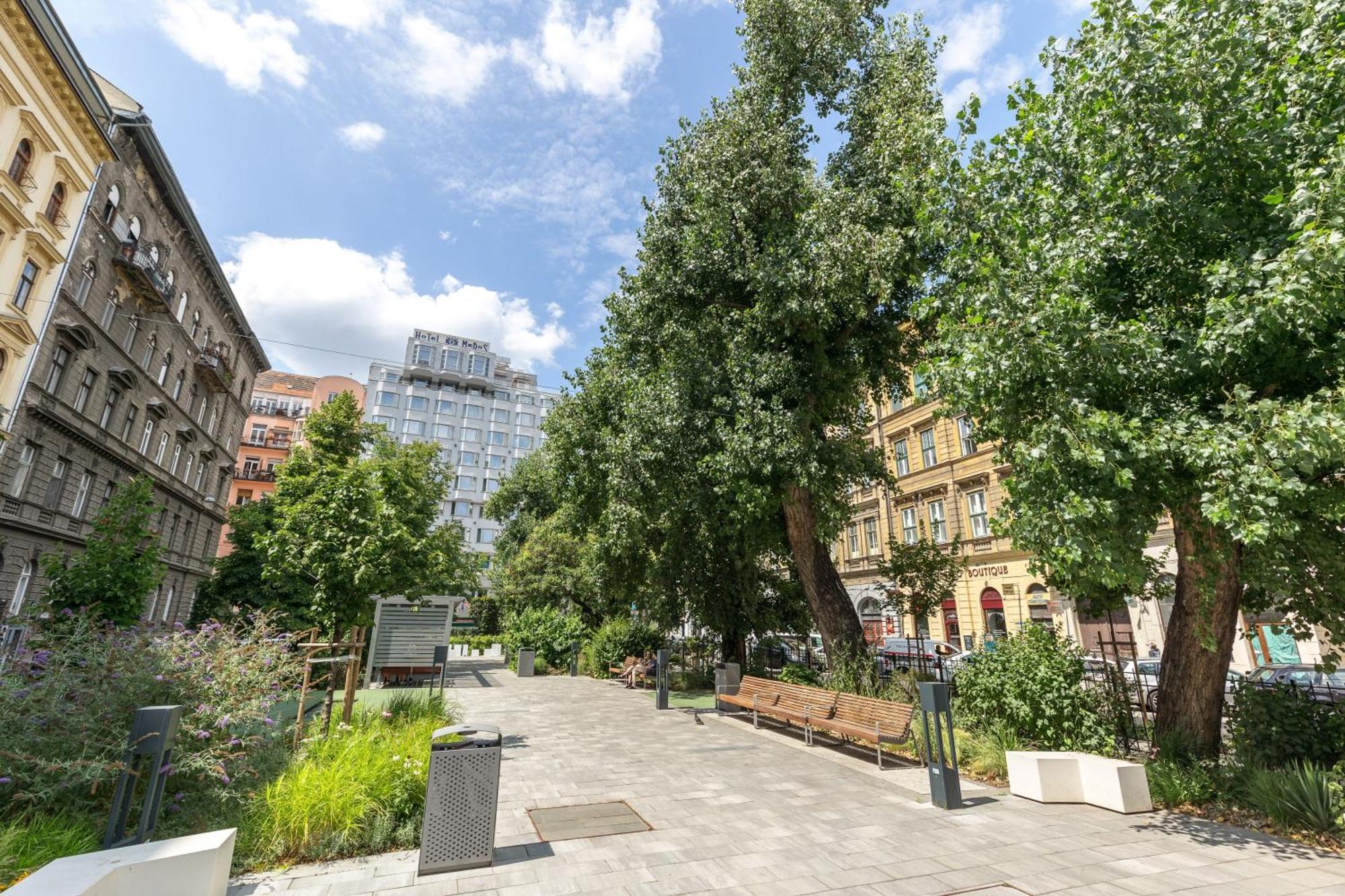 Comfort Zone Apartment Budapest Bagian luar foto